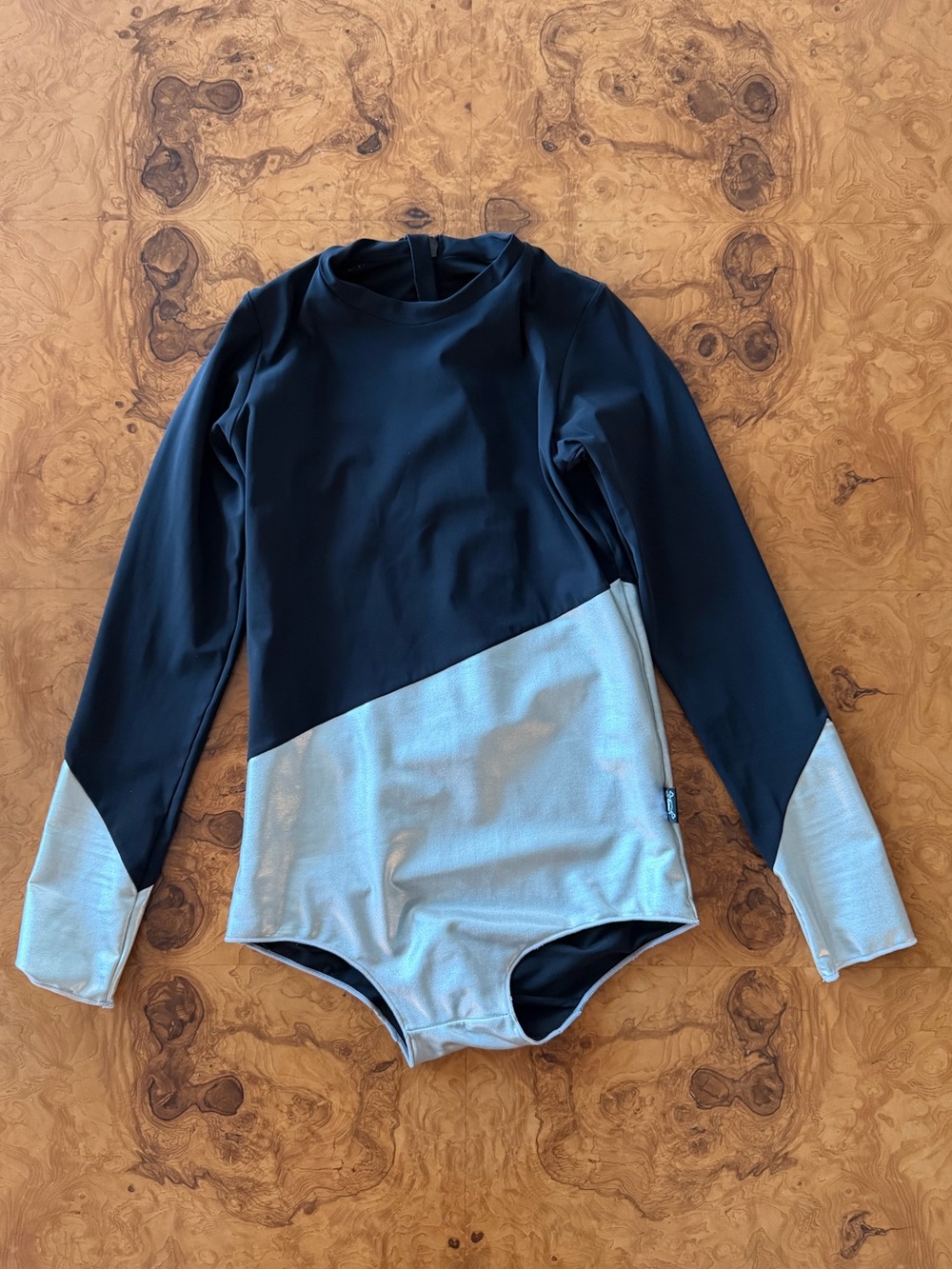 Nununu One Piece Long Sleeve Swimsuit Girls Size 10-11 Silver & Black